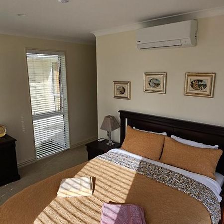 Be My Guest In Beachlands Auckland Eksteriør billede