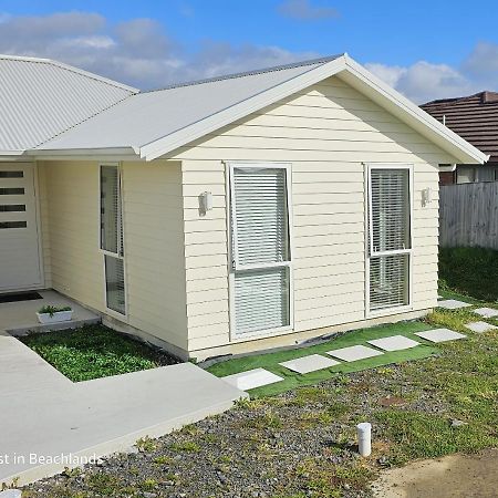 Be My Guest In Beachlands Auckland Eksteriør billede